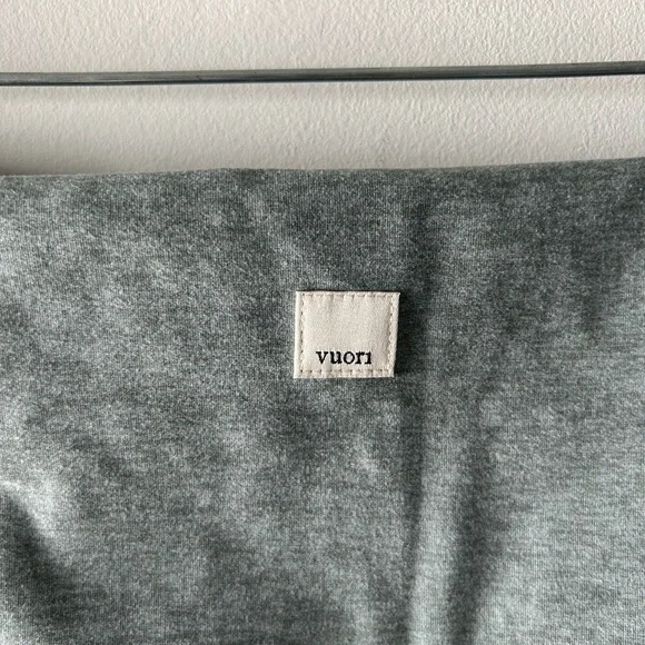 Vuori pale green athletic leggings - Picture 3 of 4